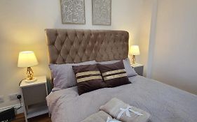 One Bed And Bath In Rochford